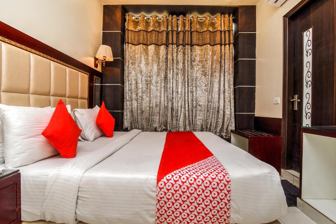 Collection O 76248 Hotel D Crown New Delhi Eksteriør bilde